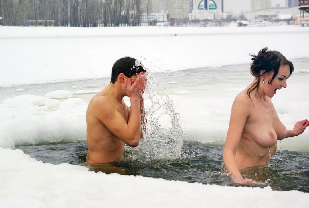 Крещенские купания голышом