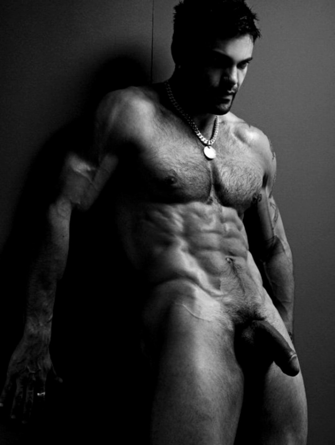 Kris Evans бодибилдер голый