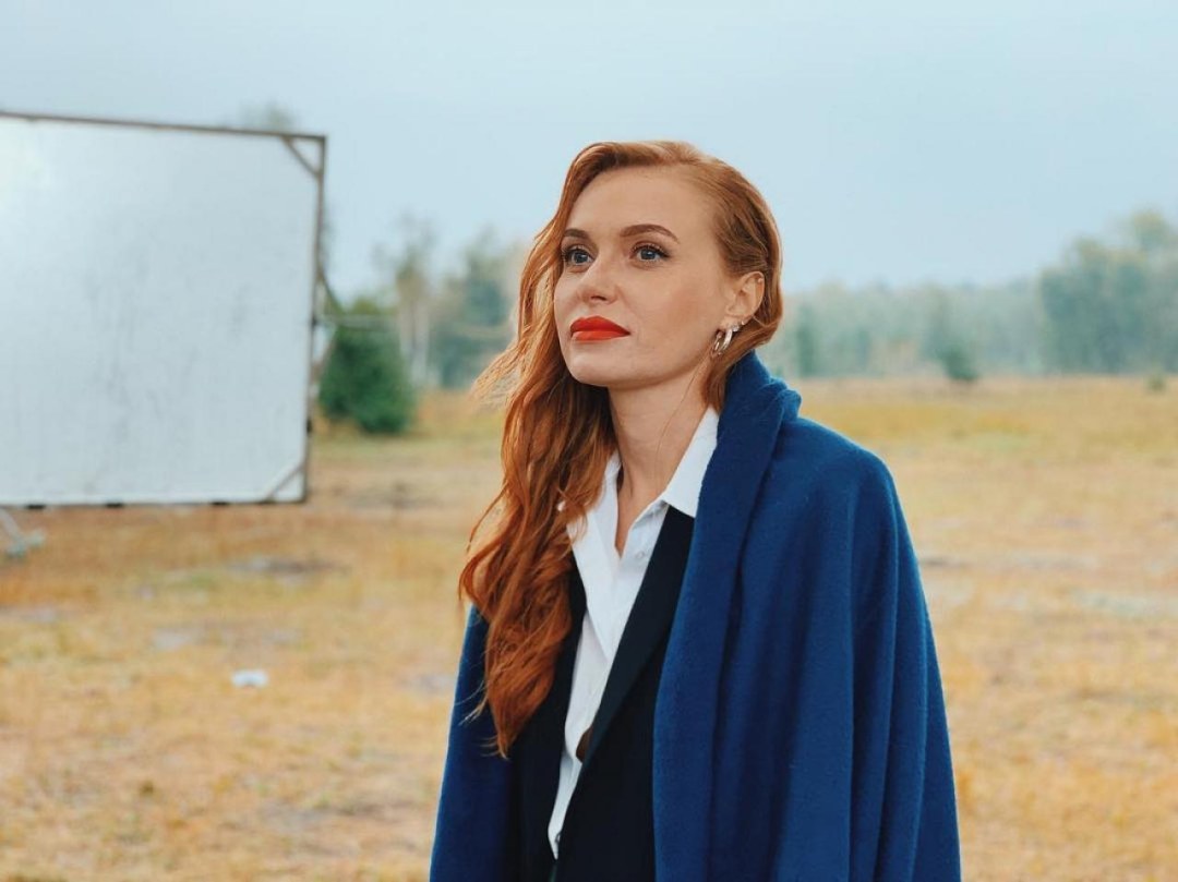 Слава Каминская в купальнике