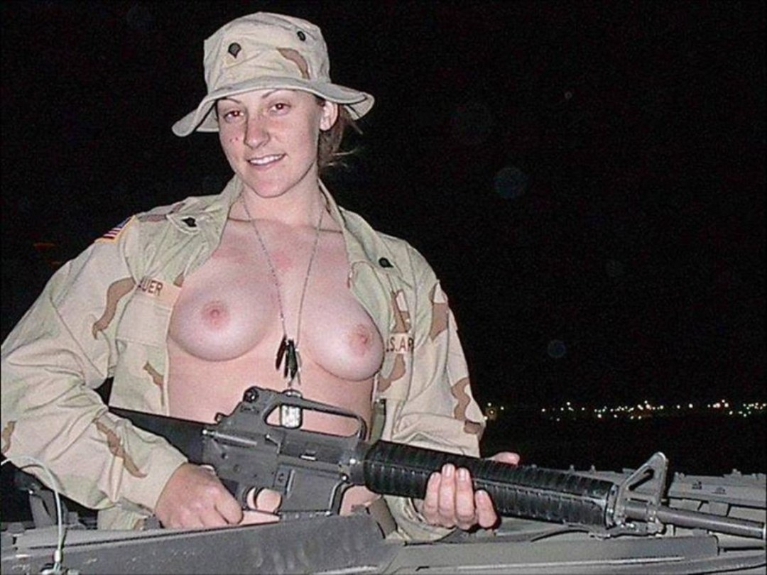Девушки в военной форме xxx
