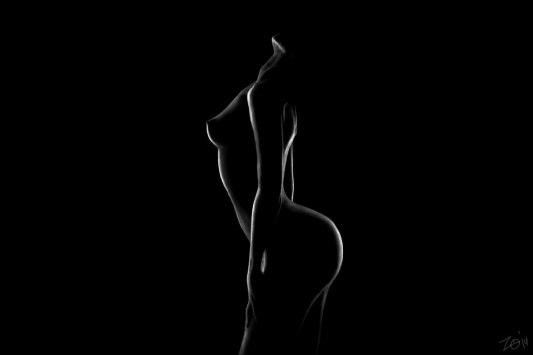 Эротические девушки на тёмном фоне