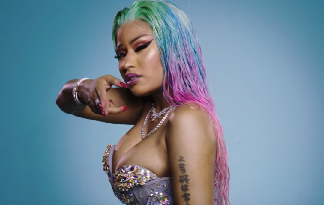 Ники Минаж грудь 2020