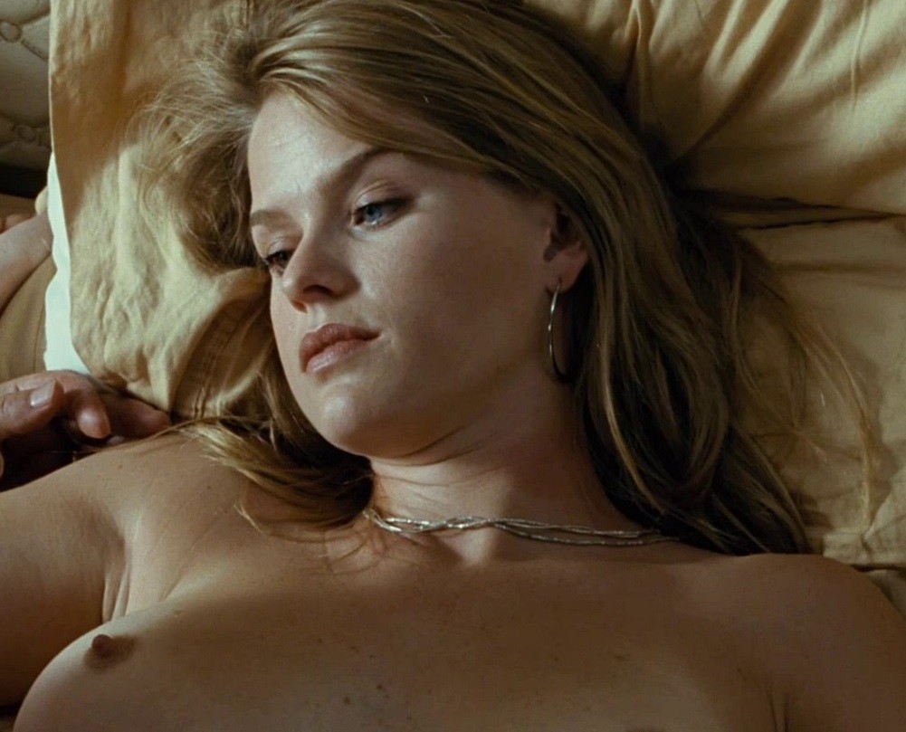 Элис Ив голая - Alice Eve nude