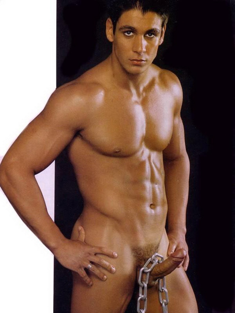 Голый Дэвид Бореаназ голый