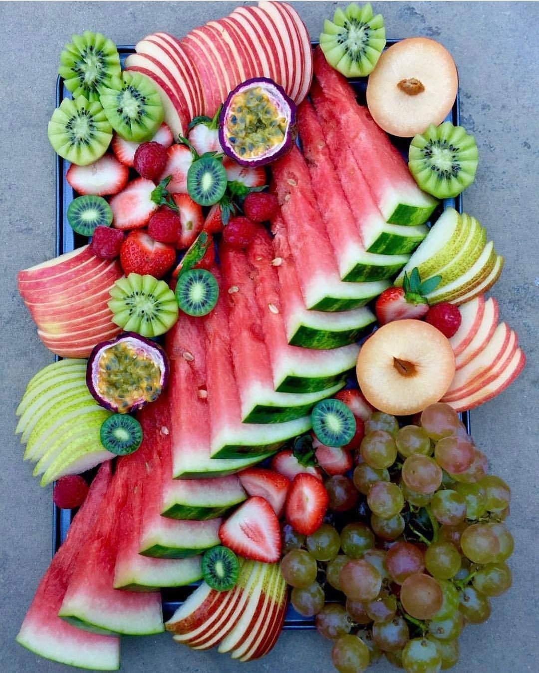 Украшения из фруктов