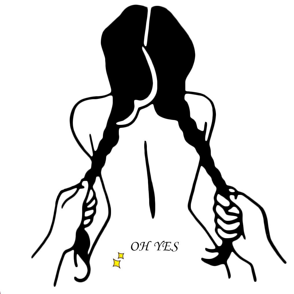 Держит девушку за косы сзади