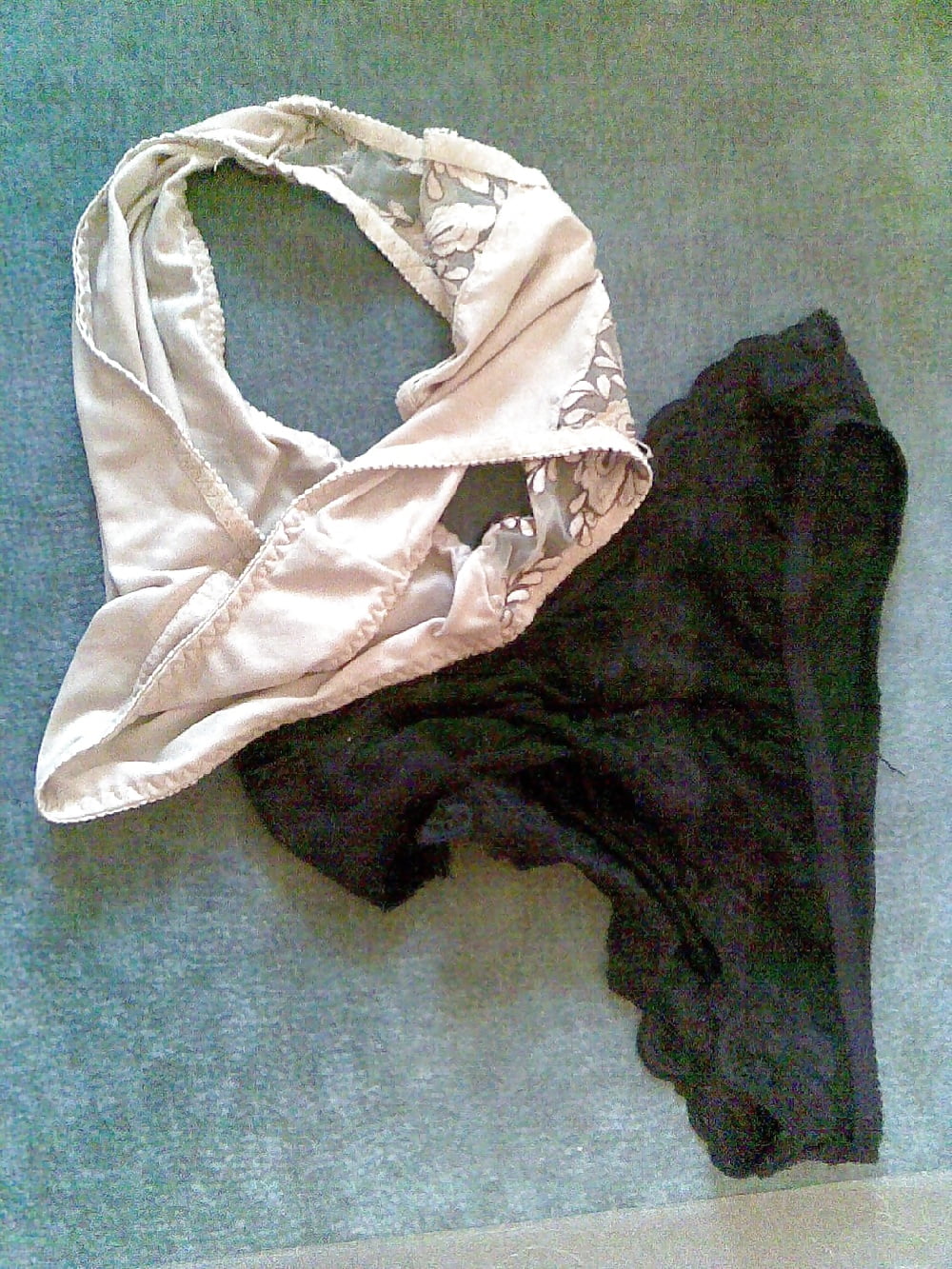 Кончил на трусики жены частное