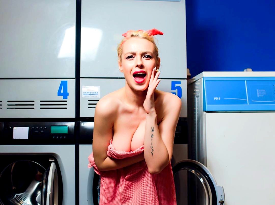 Ульяна Тригубчак обнажила грудь