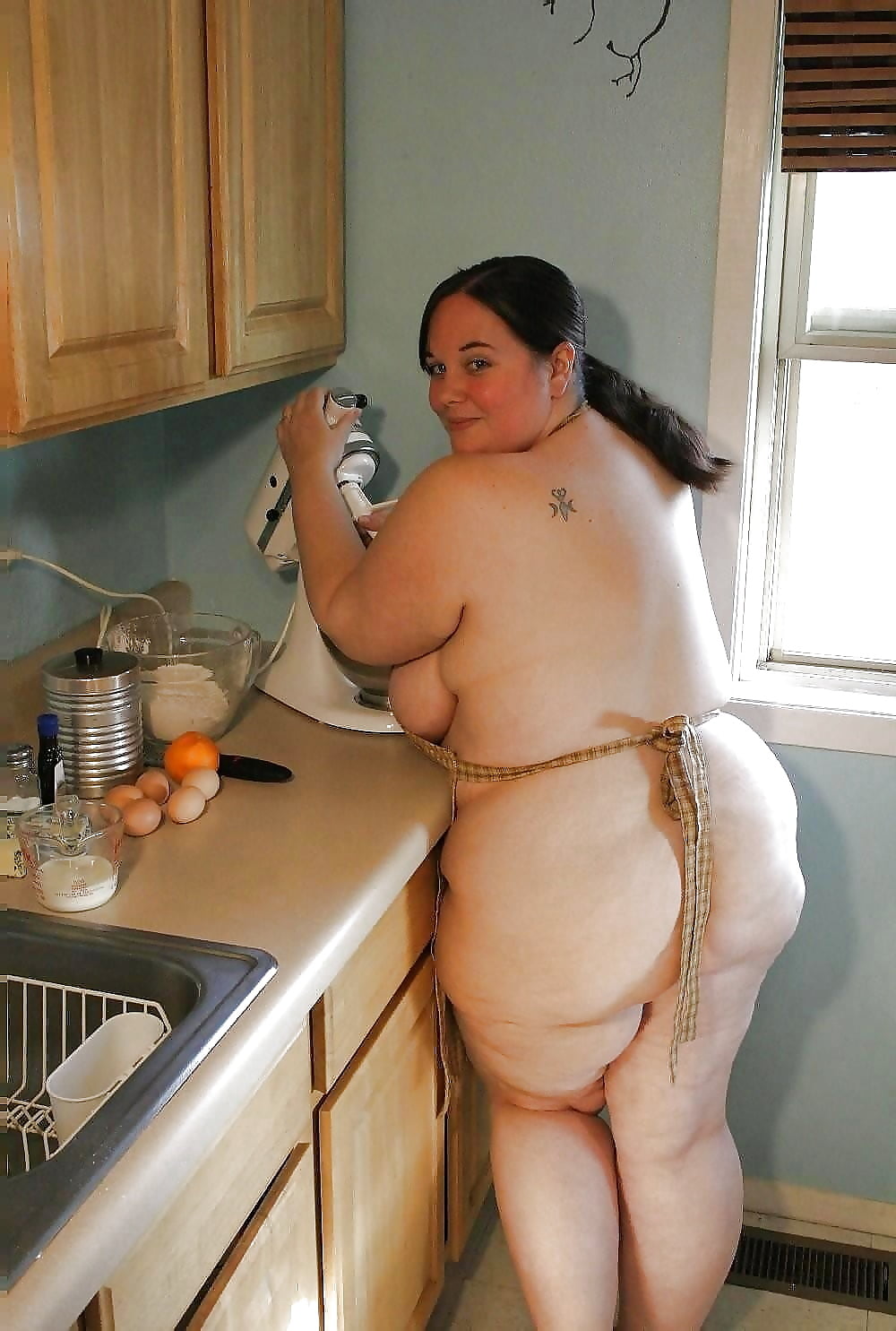 Голые толстые поварихи