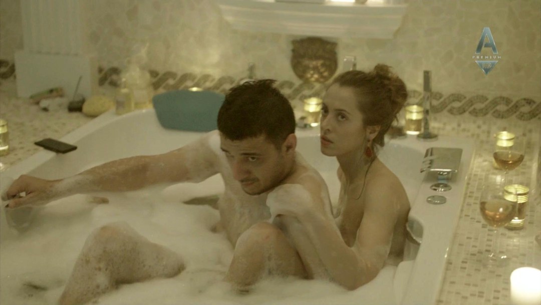 Эротические моменты сериала сладкая жизнь
