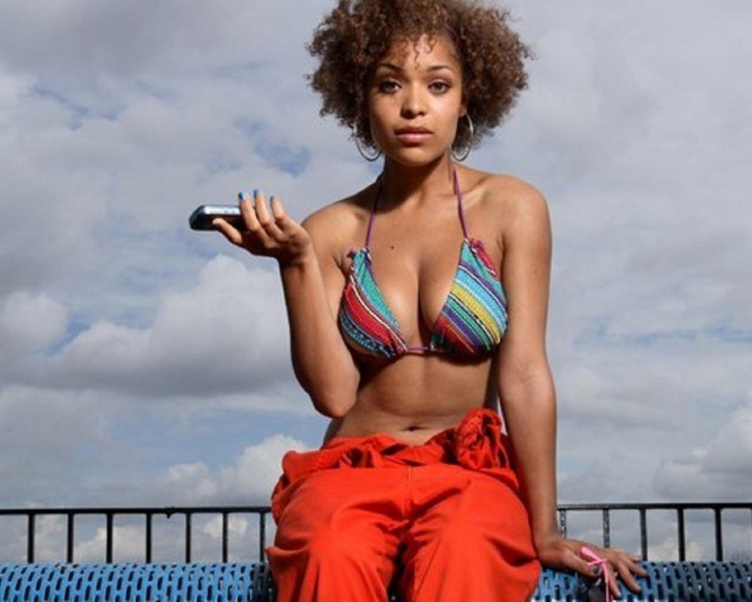Antonia Thomas отбросы