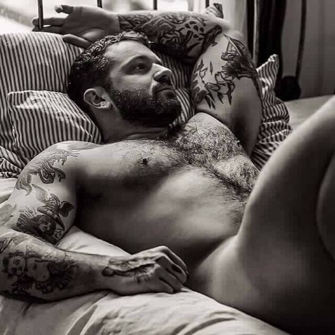 Голые волосатые мужики с бородой