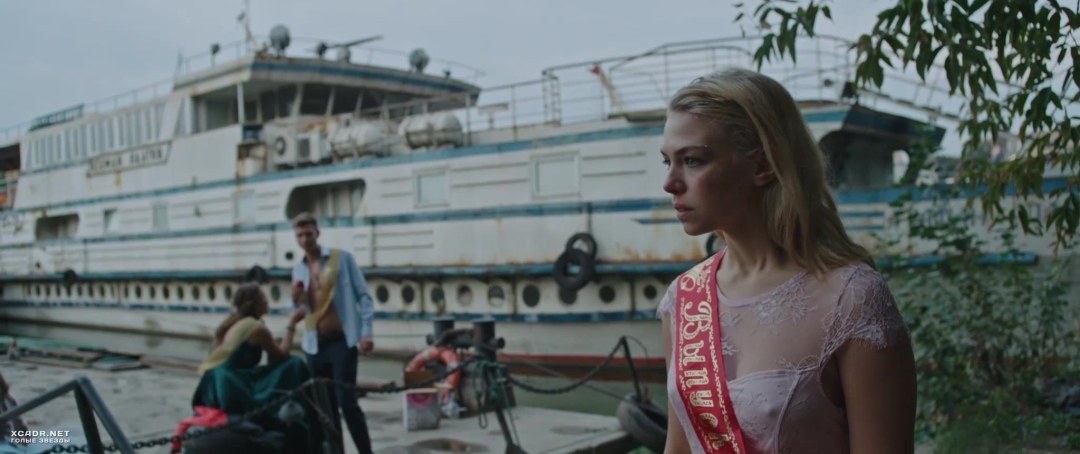 Дарья Пицик в раздевалке в сериале