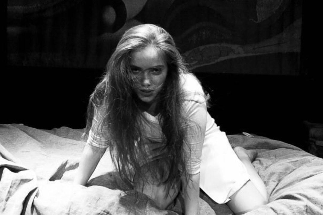 Эльза Хоск в купальникк