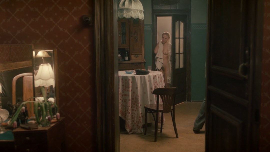 Янина Мелехова титьки в фильмах