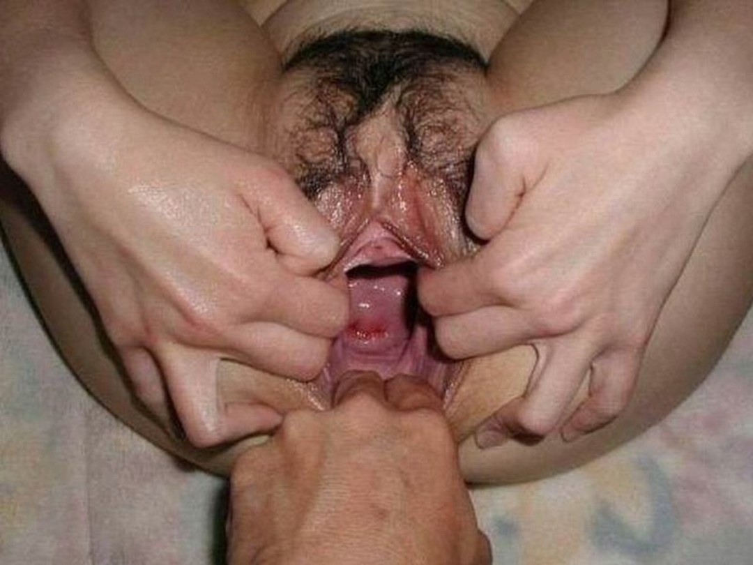 Jana Jordan раскрыла влагалище