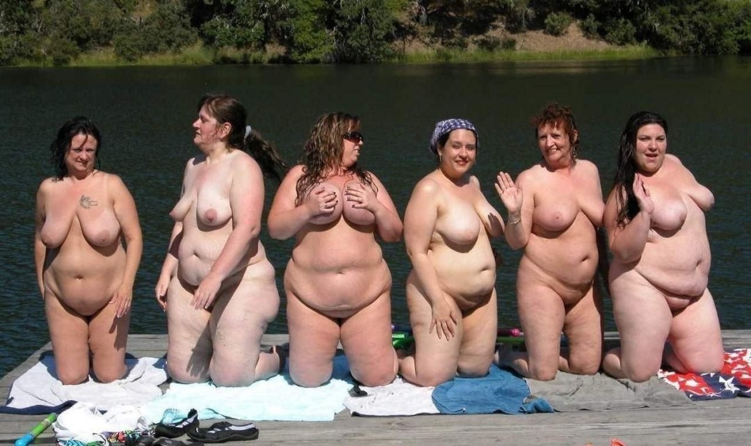 Много голых толстых женщин