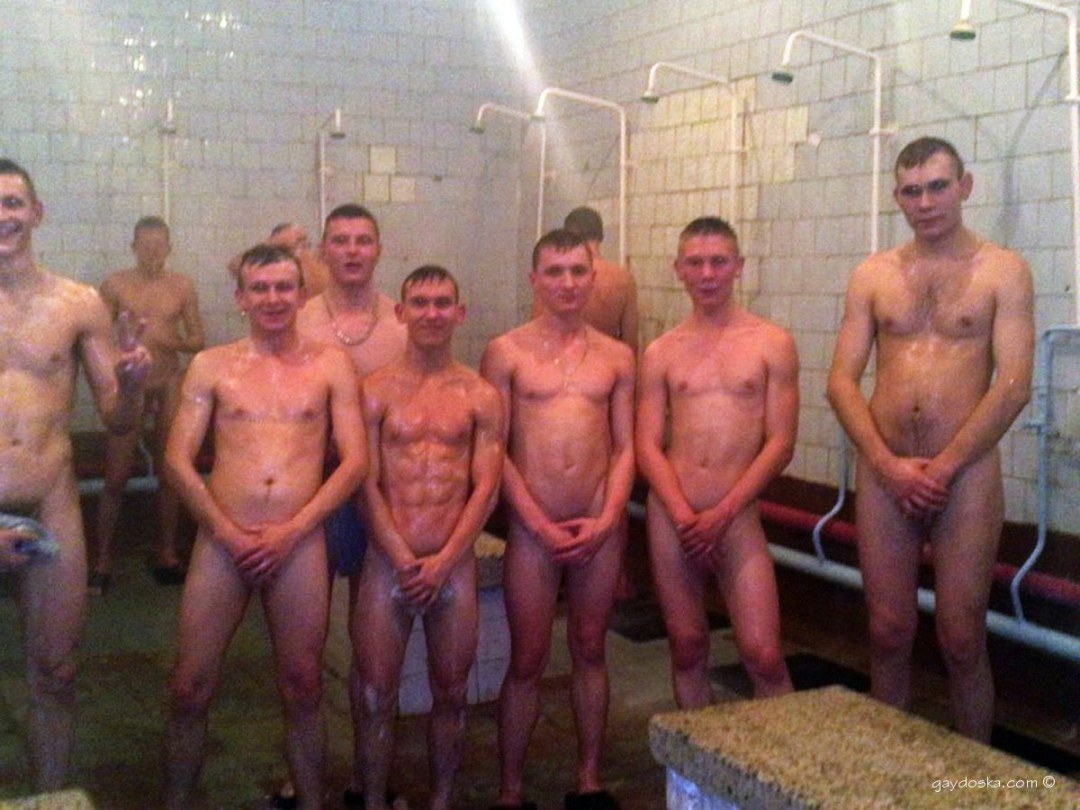 Парни Натуралы голышом в душе