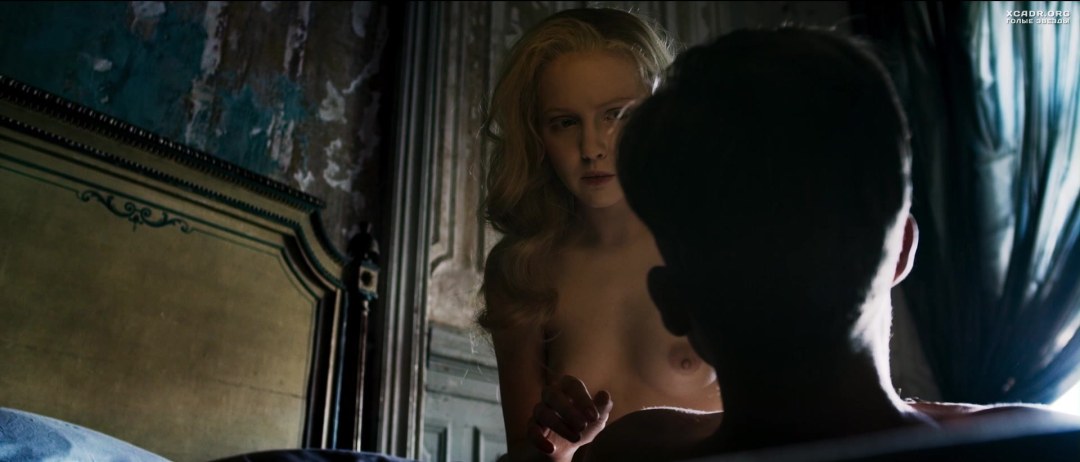 Юлия Хлынина голая в фильме Дуэлянт