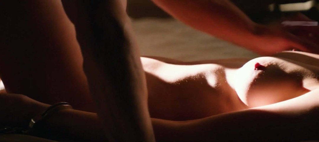 Дакоты Джонсон в фильме 50 оттенков ню