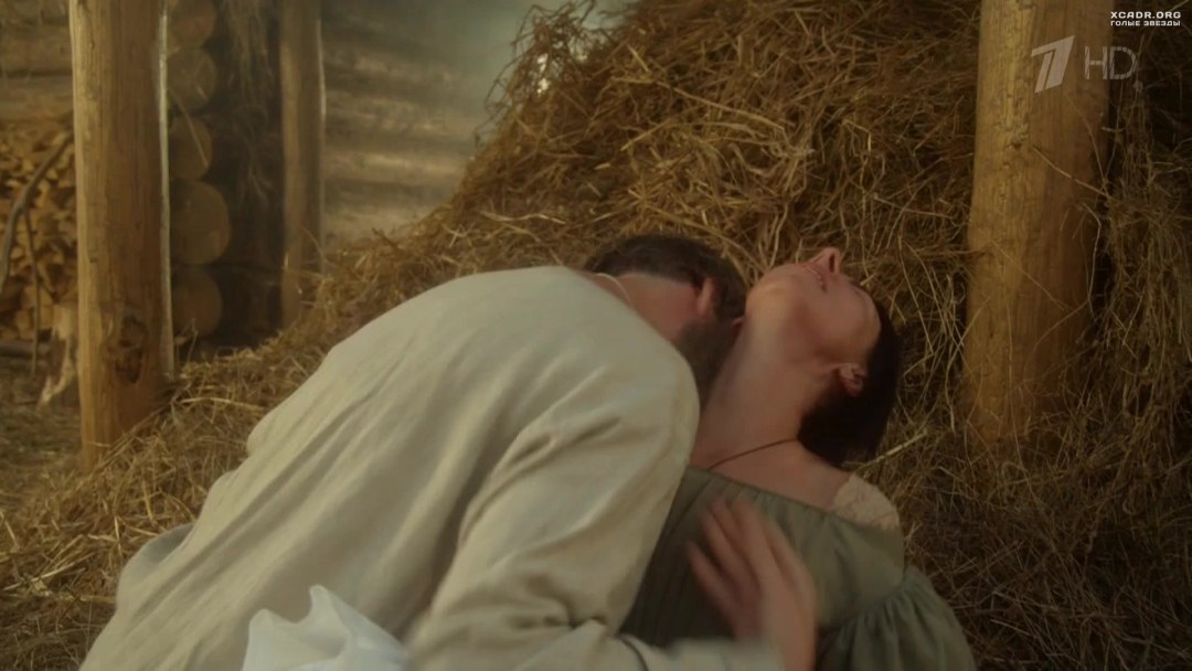 Полина Малиновская hot