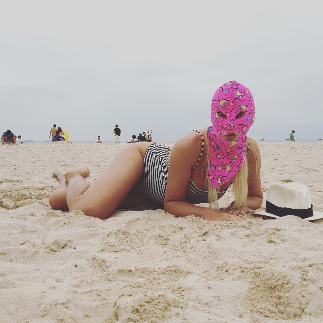 Леся Никитюк попа