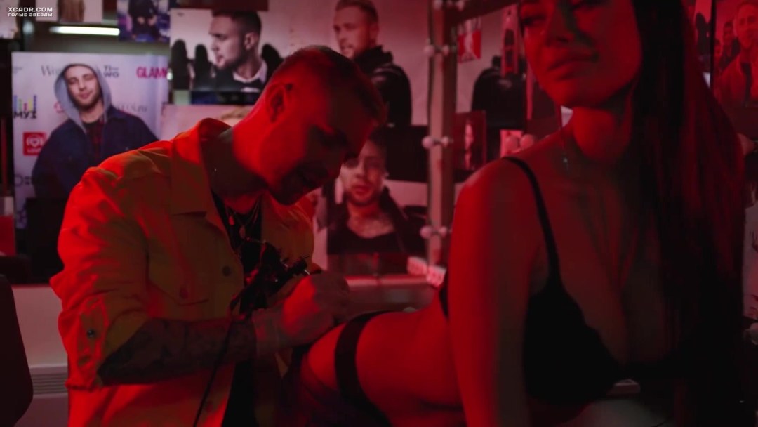 Яна Синнер тату-модель