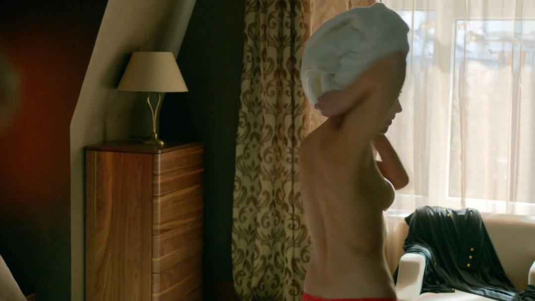 Голая медсестра Ariel Piper Fawn