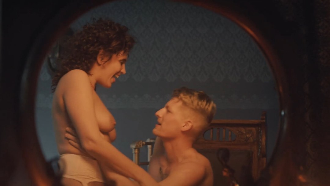 Анна Коротаева Bella Hally порноактриса