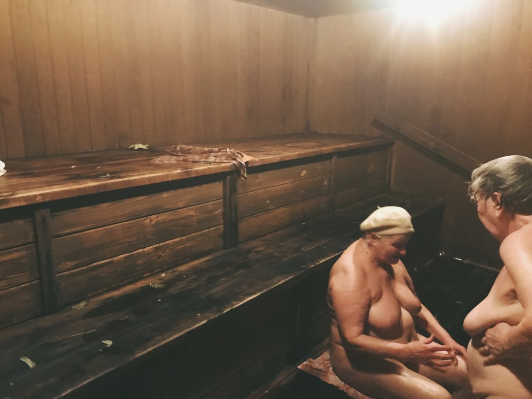 Семейный поход в баню голыми