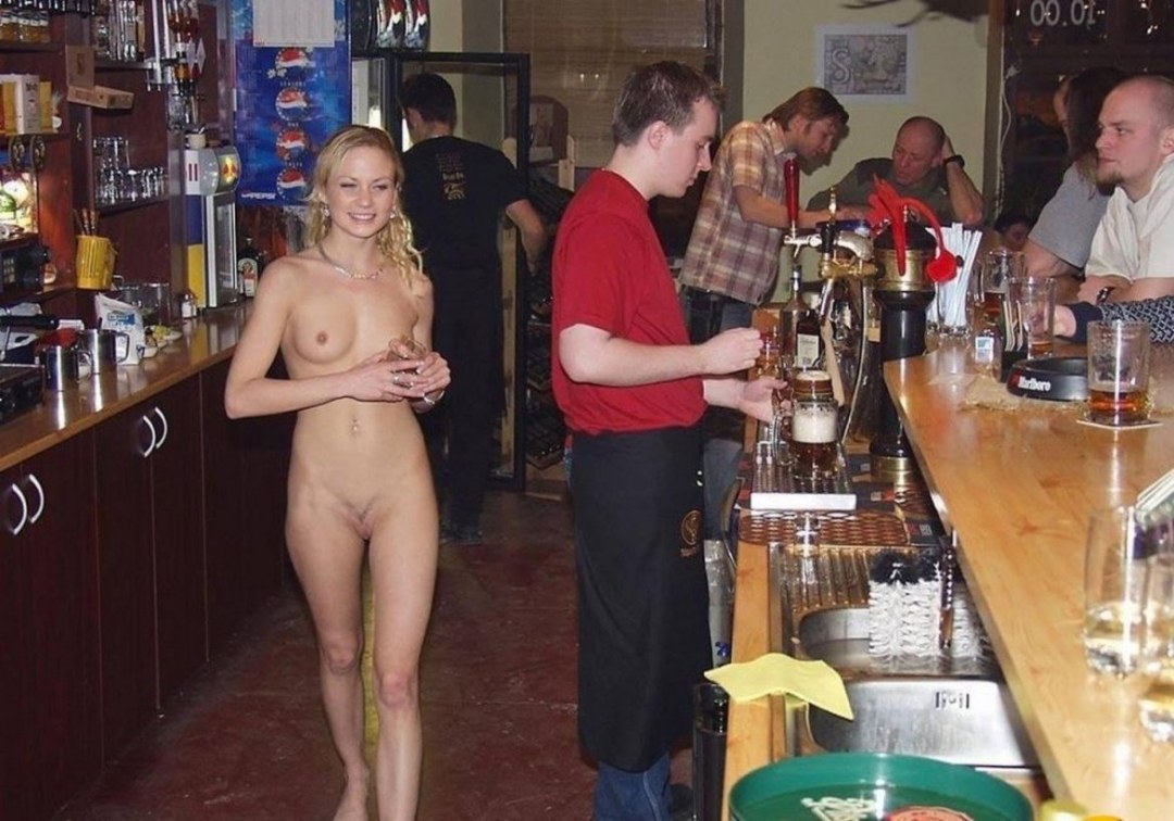 Пьяные девки раздеваются