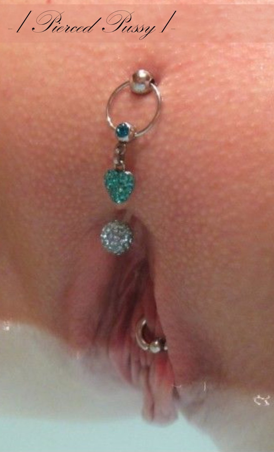 Красивый пирсинг клитора