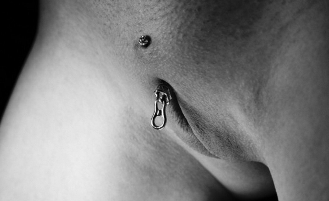Женский интимный пирсинг