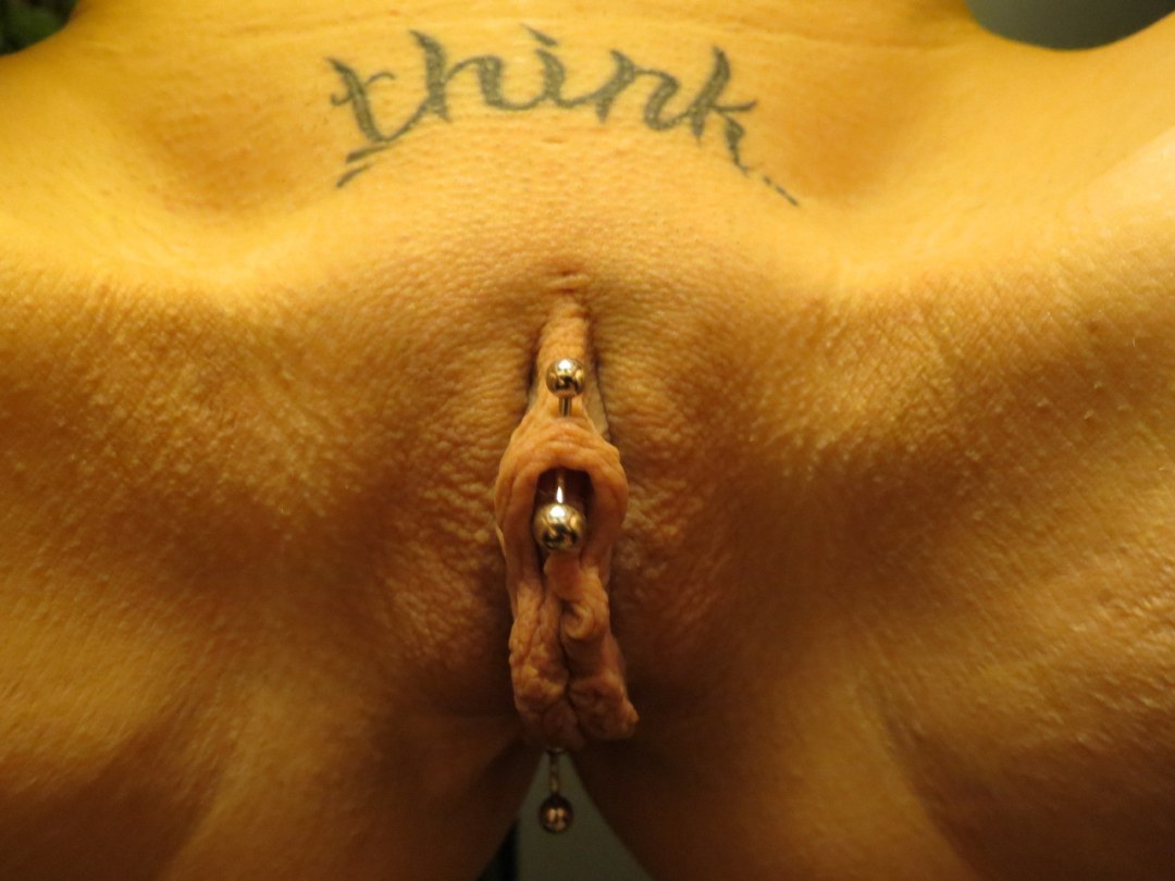 Красивый Эротический пирсинг