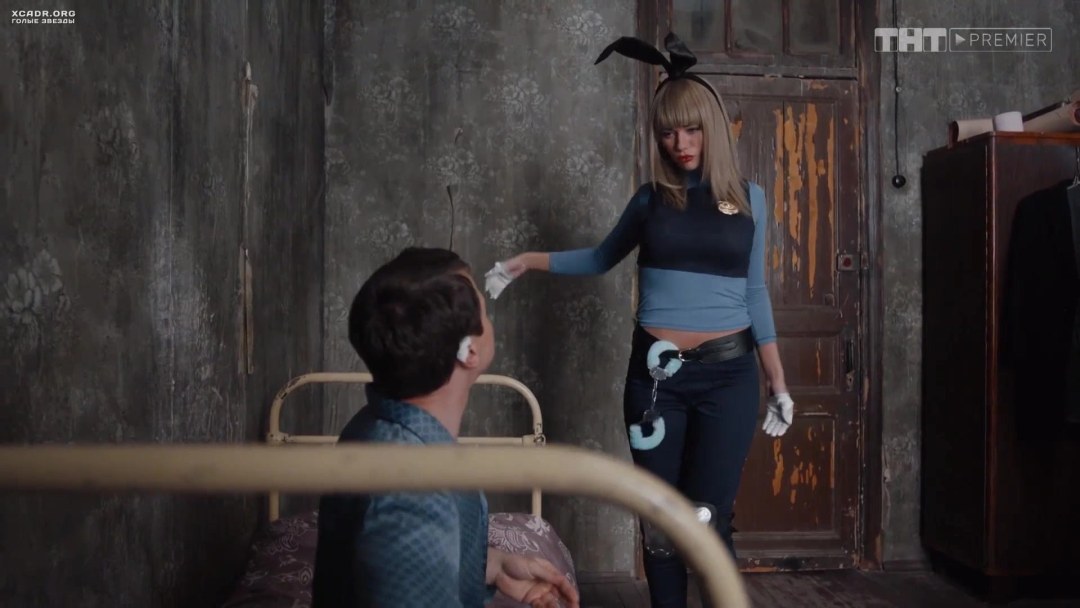 Яна Кошкина в сериале домашний арест