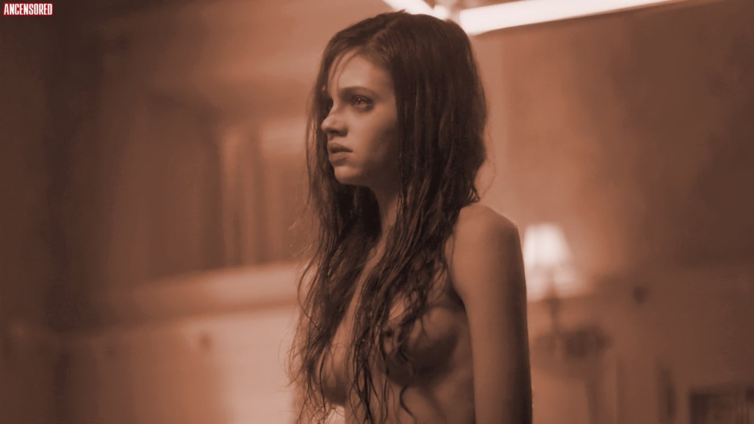 India Eisley тёмное зеркало