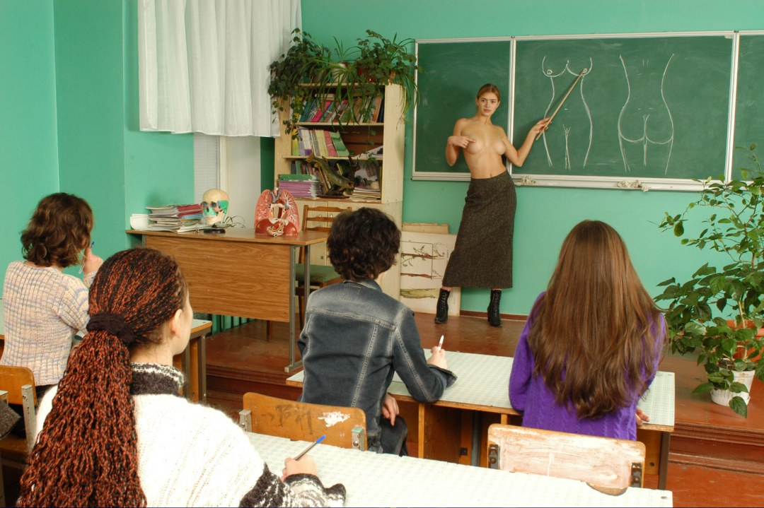 Голая фотосессия на заводе