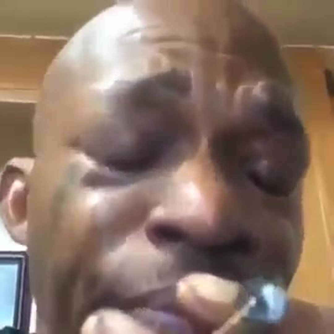 Грустный негр