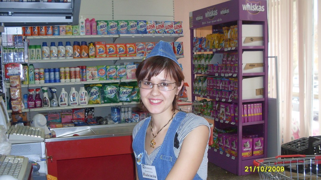 Девочки продавщицы