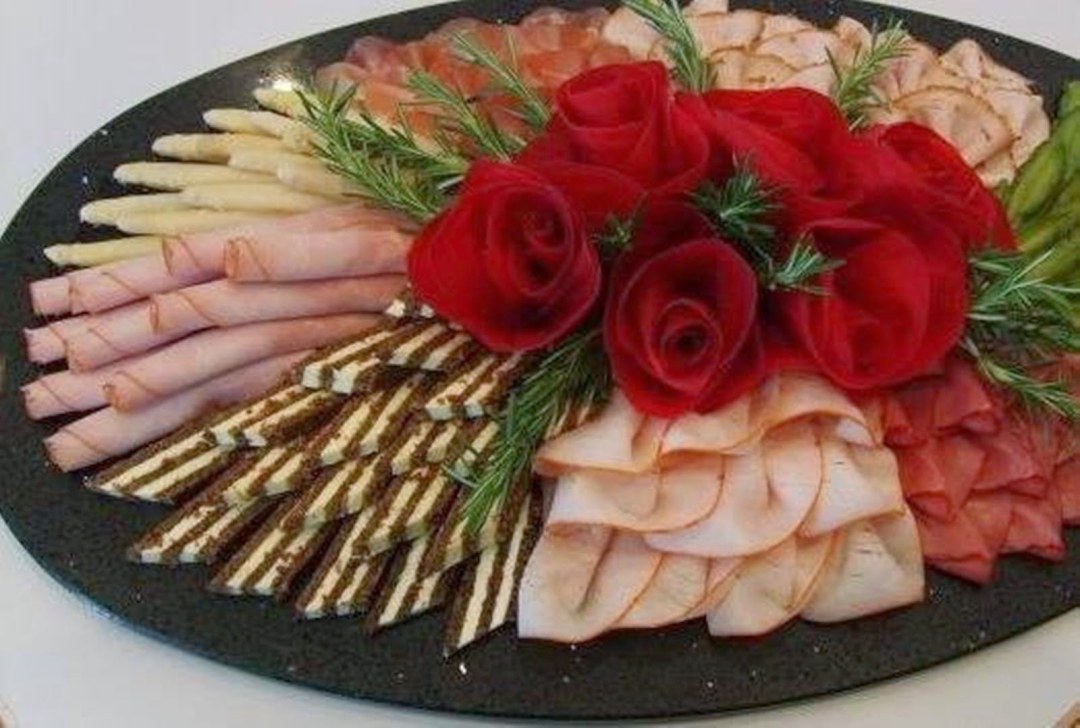 Мясная нарезка на праздничный стол