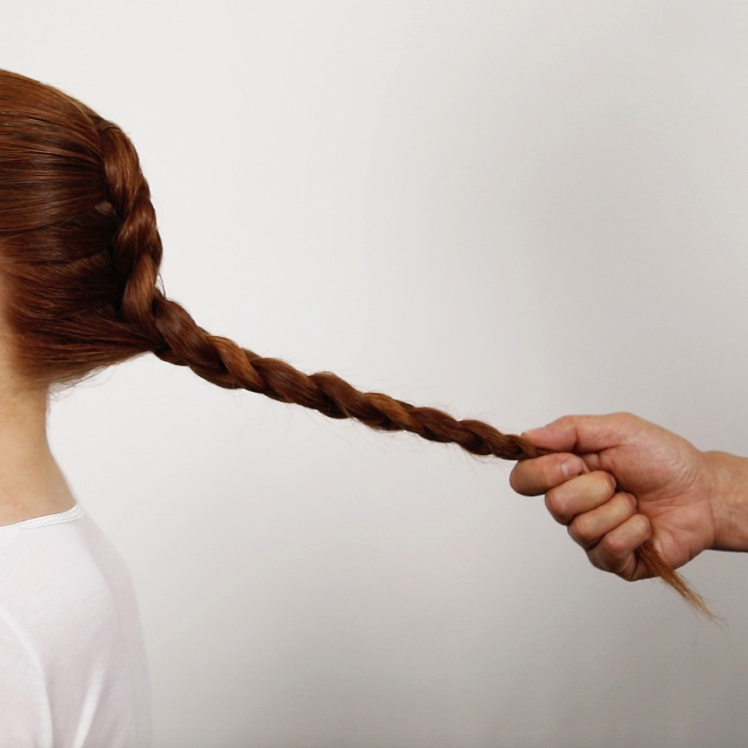 Николь Энистон с косичками и неграми