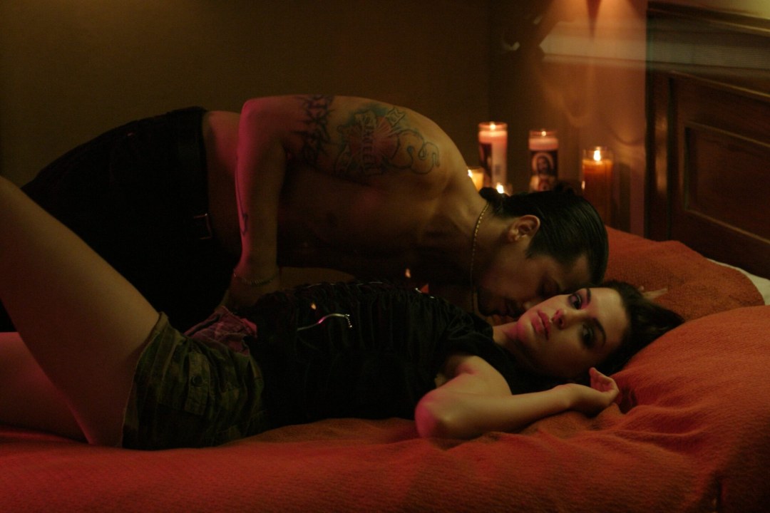 Энн Хэтэуэй Havoc