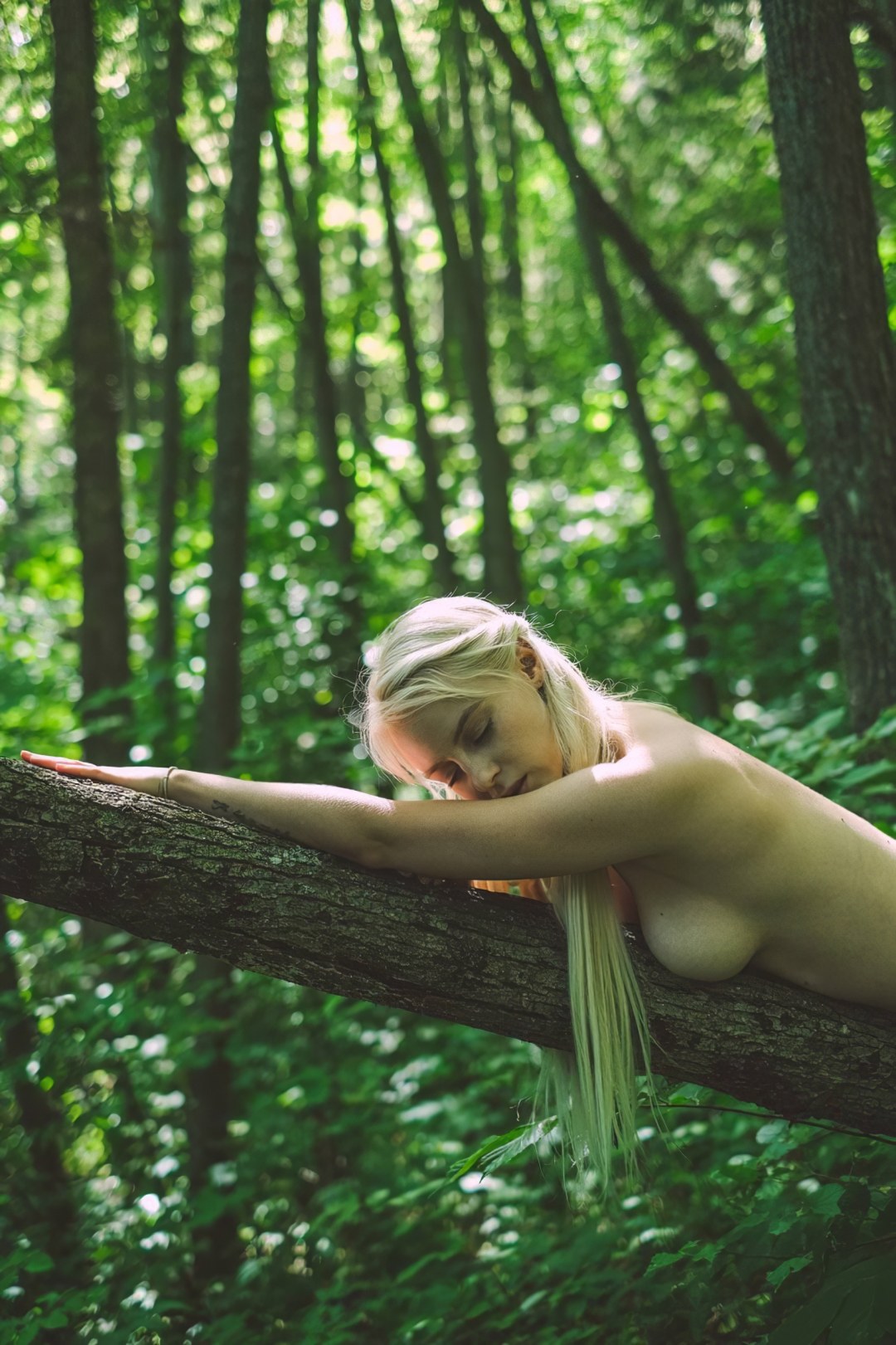 Ульяна Тригубчак фотосессия ню