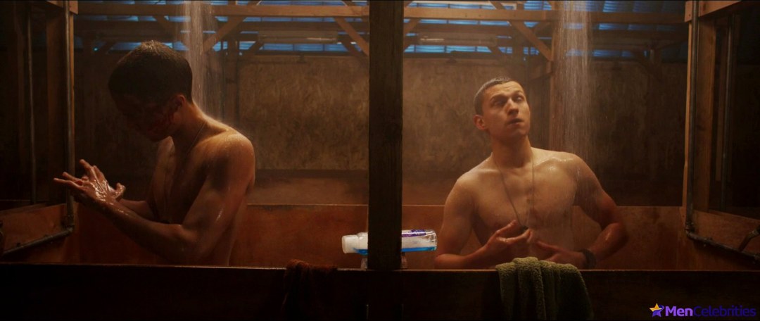 Том Холланд торс 2022