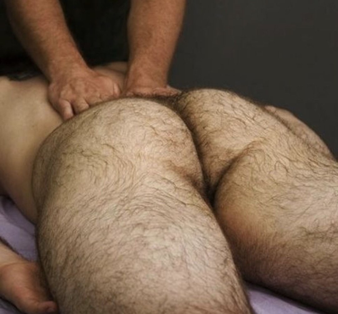 Волосатые задницы парней