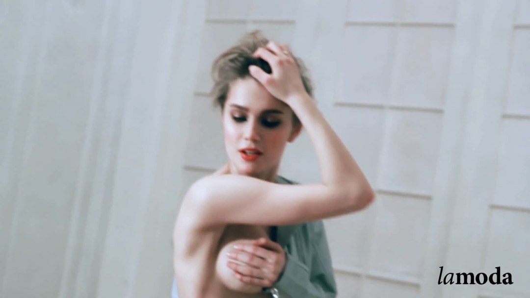 Дарья Мороз голая в сериале