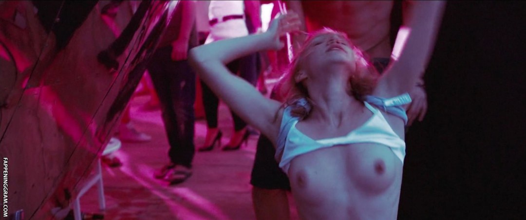 Александра Бортич nude в фильме
