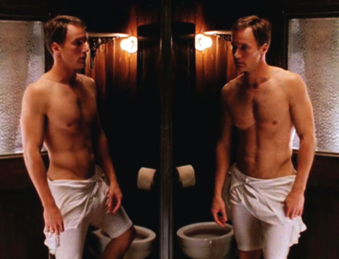 Зак Тинкер голый