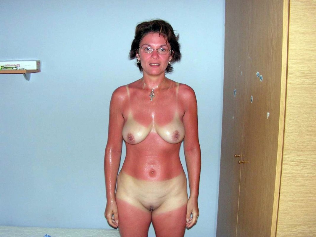 Следы от купальника