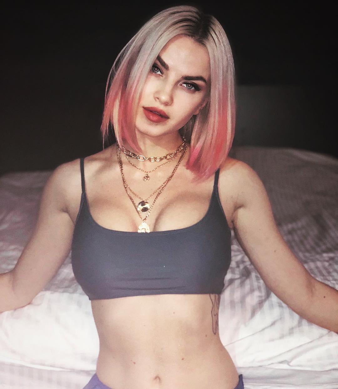 Поцелуй в шею